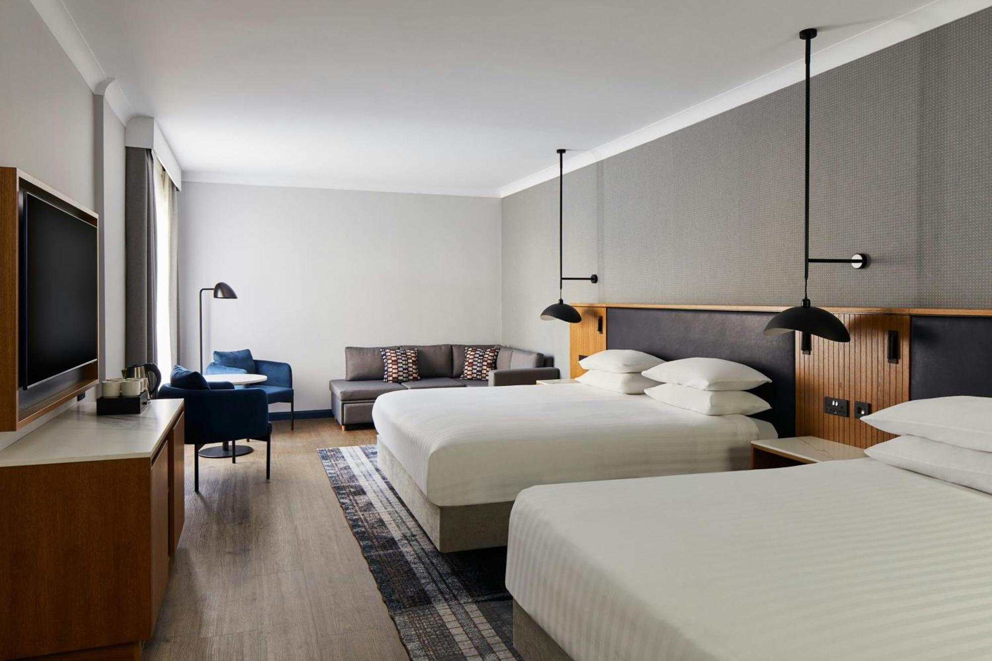 Marriott Holyrood 4*